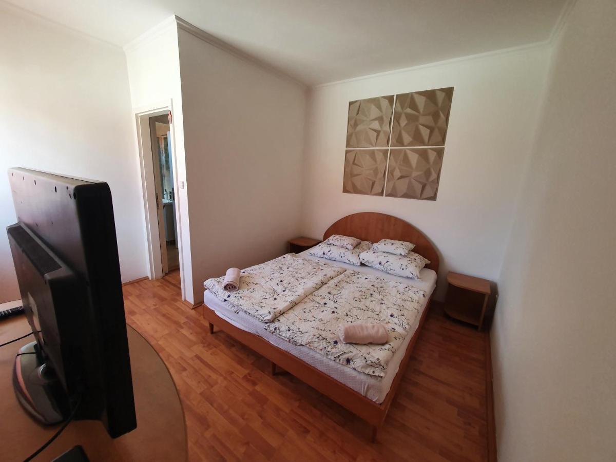 Fischer Apartman 3 Hajduszoboszlo Bagian luar foto