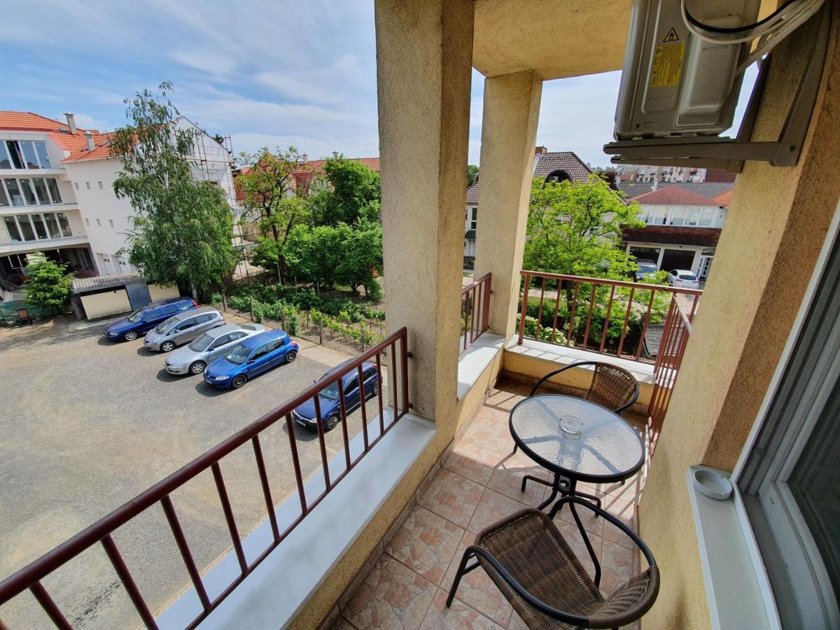 Fischer Apartman 3 Hajduszoboszlo Bagian luar foto
