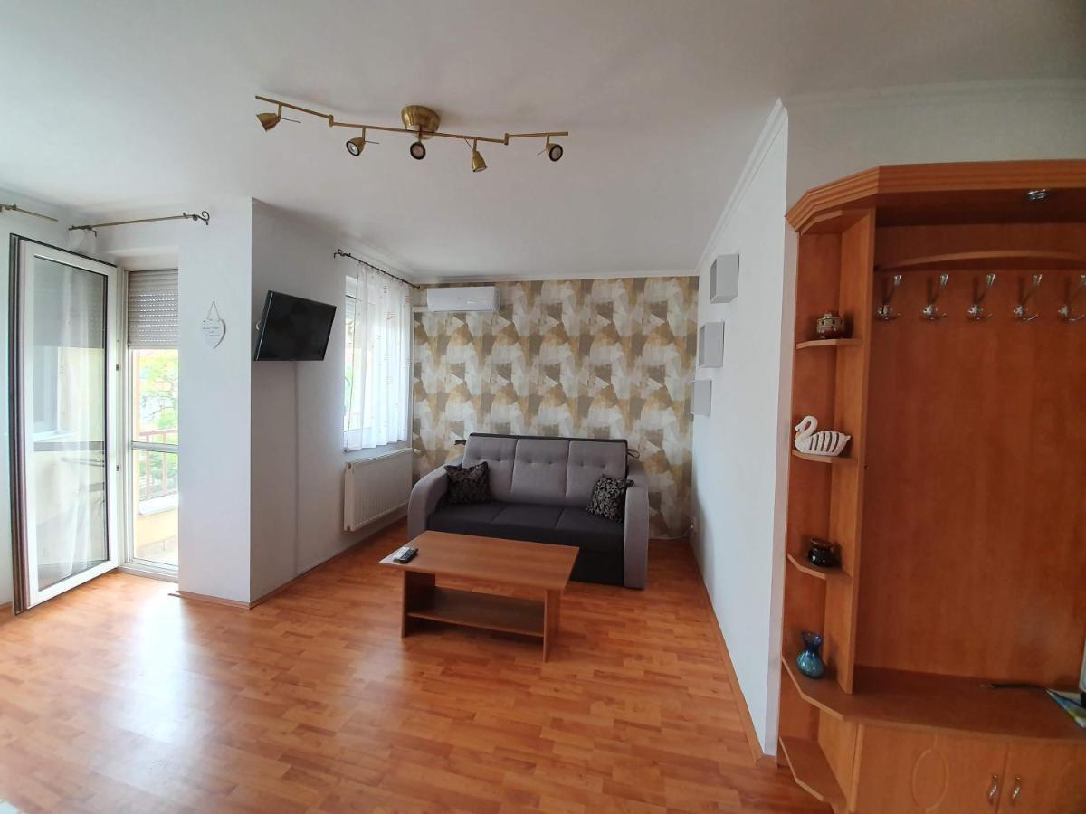 Fischer Apartman 3 Hajduszoboszlo Bagian luar foto