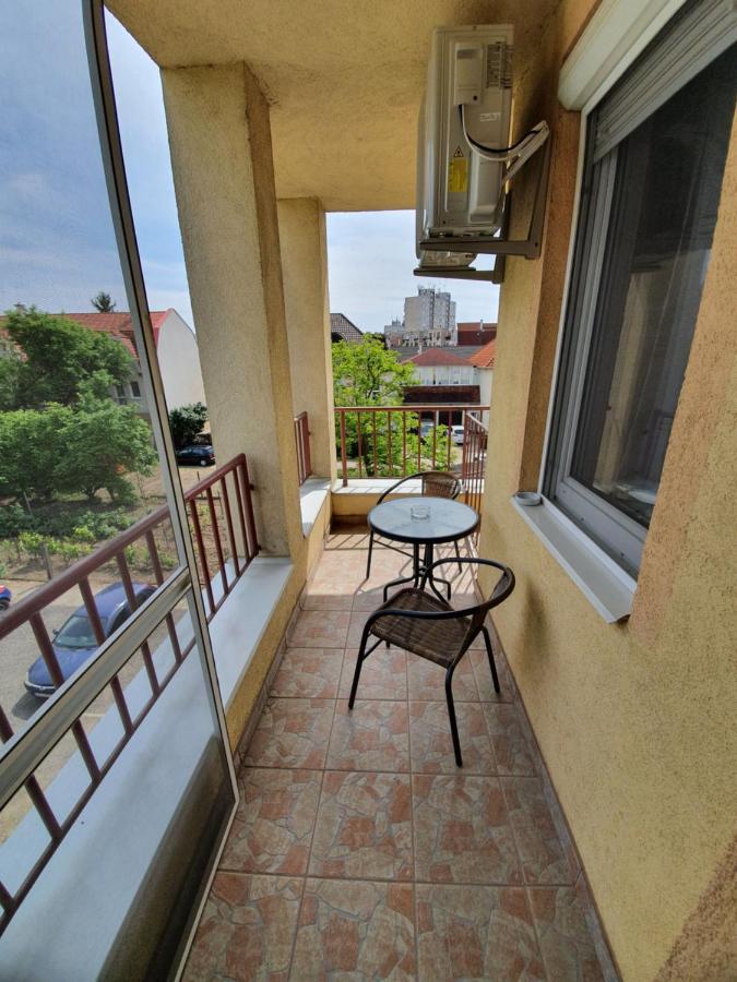 Fischer Apartman 3 Hajduszoboszlo Bagian luar foto