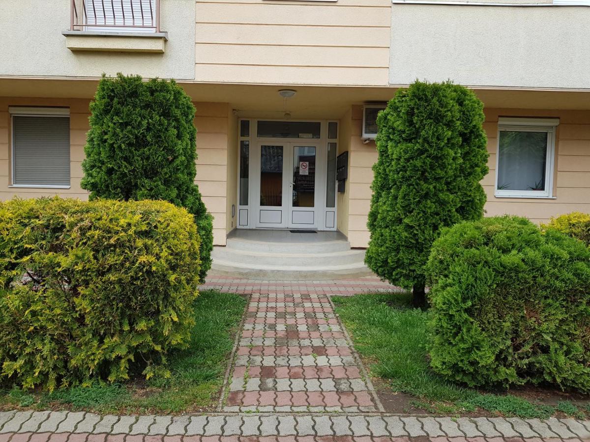 Fischer Apartman 3 Hajduszoboszlo Bagian luar foto